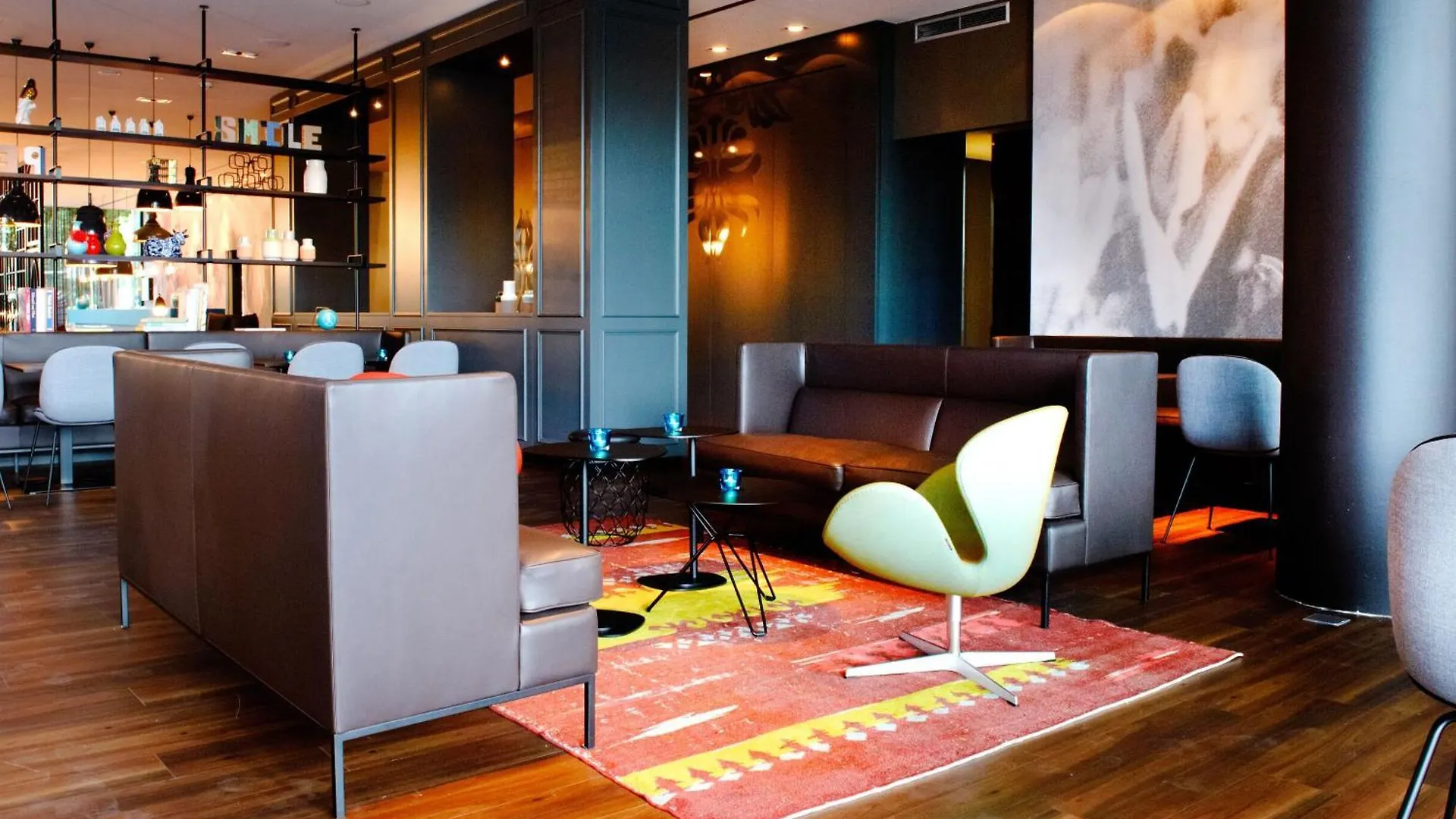 Motel One Амстердам 3*,